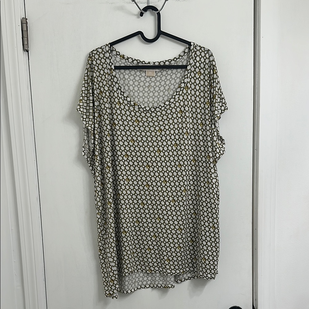 Gold and White Relaxed Scoop Neck Short Sleeve Blouse